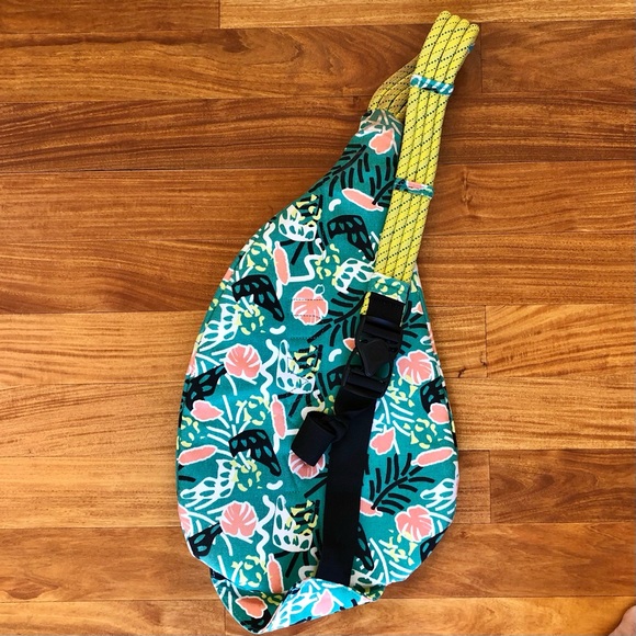 Kavu Multicolored Cross-body Rope Bag - Picture 4 of 11